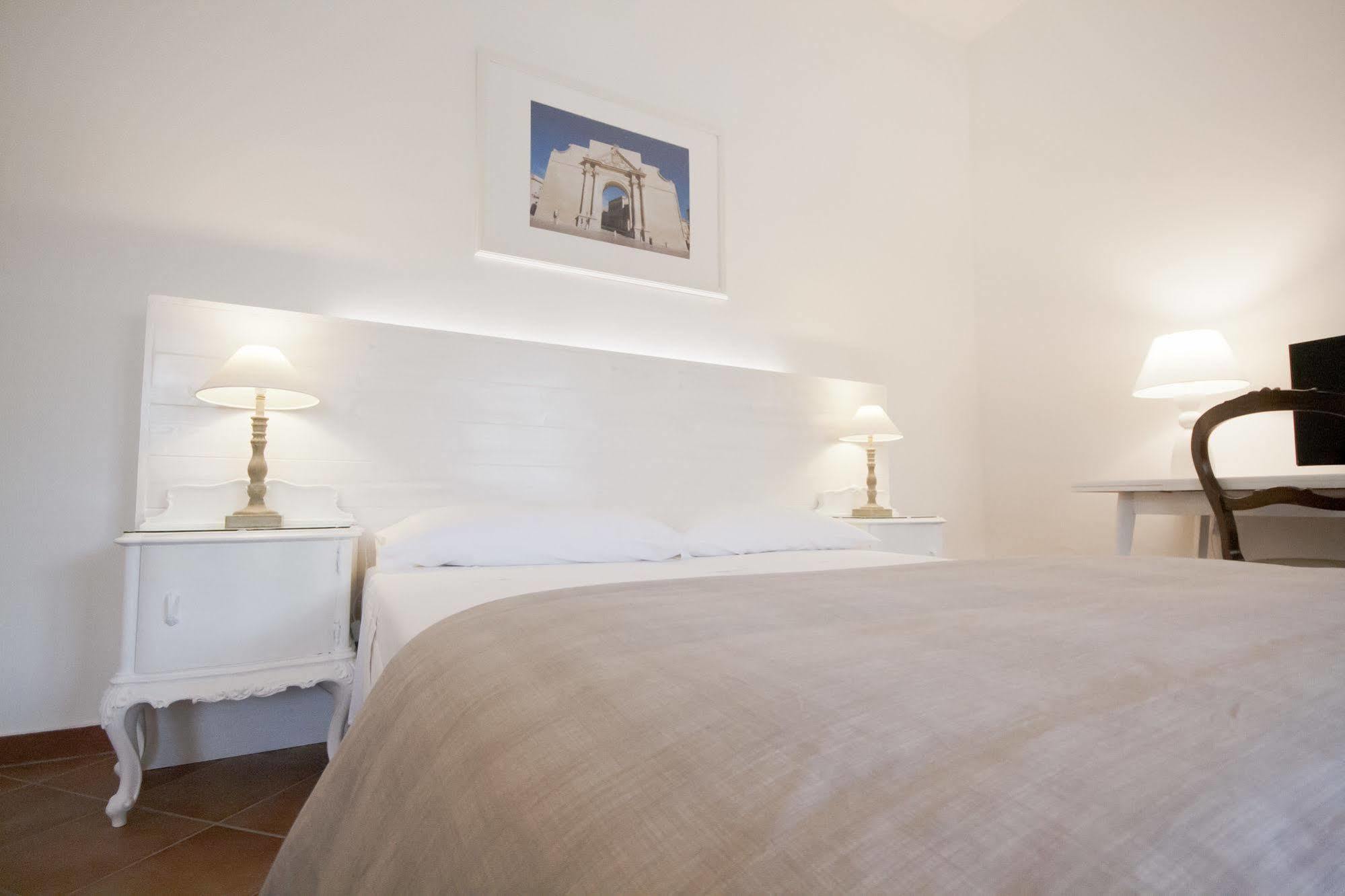 And So Bed and Breakfast Lecce Exteriör bild